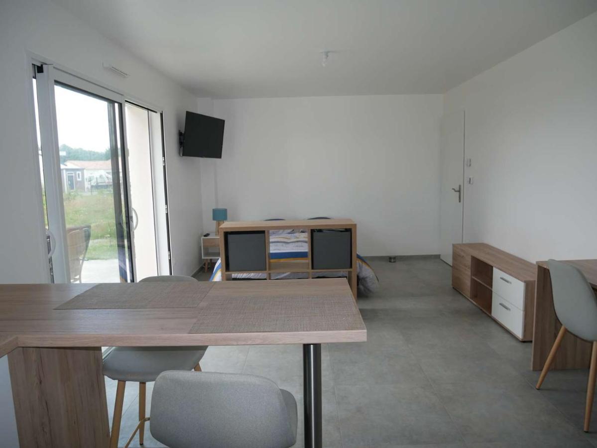Studio Lumineux Avec Terrasse La Roche-sur-Yon Luaran gambar